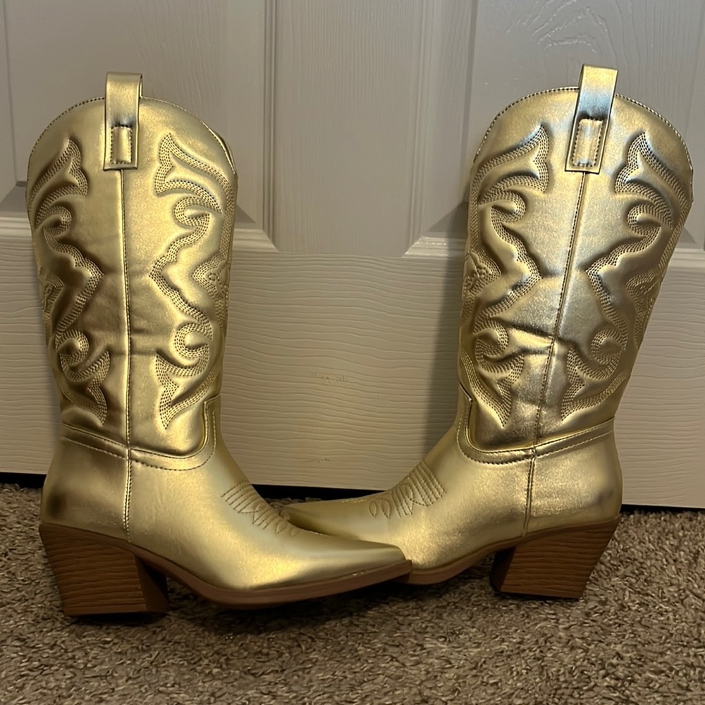 NWT Windsor Western Shine Metallic Gold Cowboy Boots